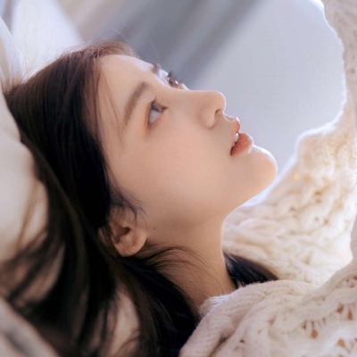 IPX-021紬，超级可爱又敏感的会撒尿的女僕，是个笨手笨脚的无用女僕。相关图片